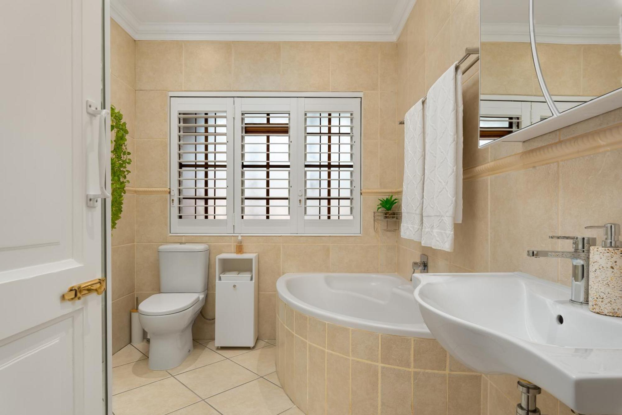 Meerendal Cottage-Affordable Luxury-Private Garden With Pool & Hot Tub Кейптаун Екстериор снимка