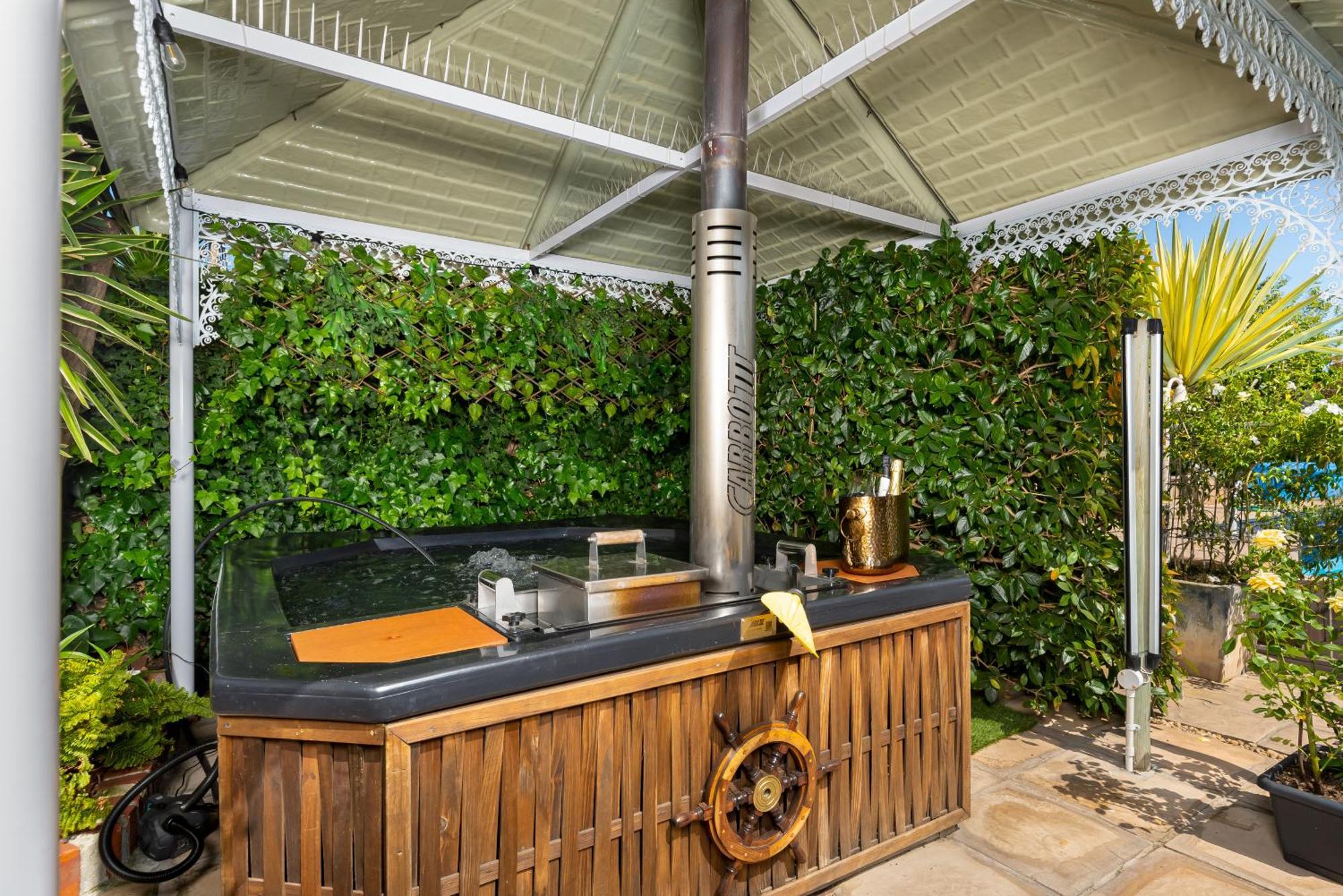 Meerendal Cottage-Affordable Luxury-Private Garden With Pool & Hot Tub Кейптаун Екстериор снимка